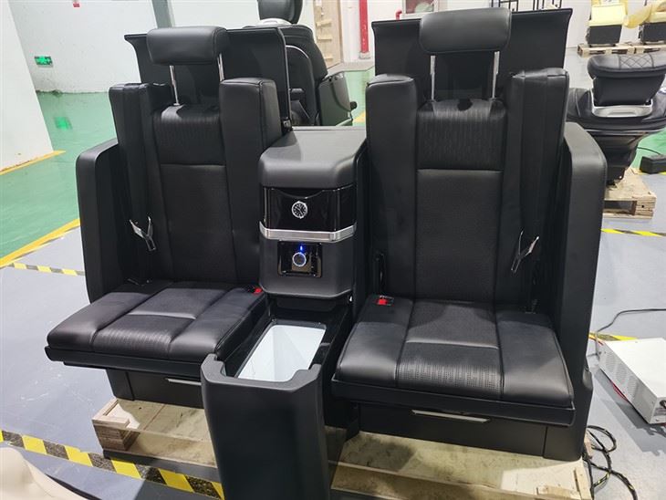 VITO V250 V260 এর জন্য বিলাসবহুল রিফিটিং ভ্যান লুকানো ফোল্ডিং বার আসন