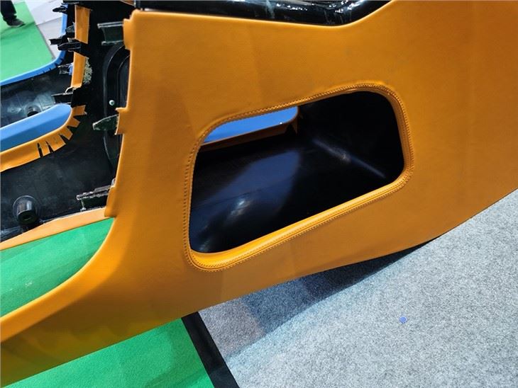 Mercedes vito armrest box covered in leather