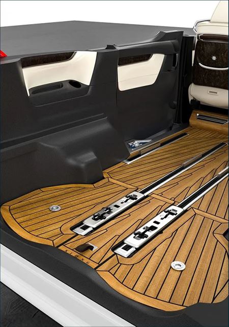 Three rows of rear trunk display