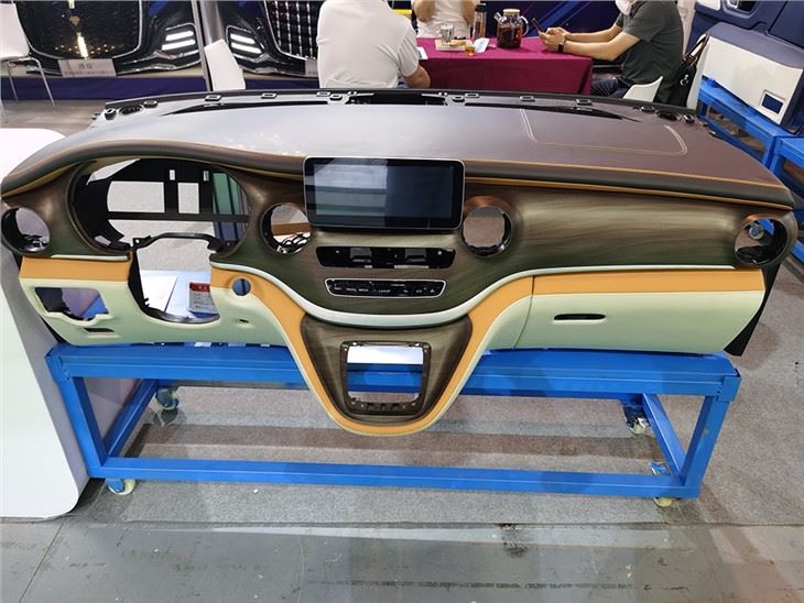 মার্সিডিজ-বেঞ্জ ভিটো V250 এবং V260 এর জন্য গাড়ির অভ্যন্তরীণ আনুষাঙ্গিক ড্যাশবোর্ড সমাবেশের প্রতিস্থাপন এবং আপগ্রেড