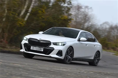 BMW 5 সিরিজের কোর অ্যান্ড হার্ট